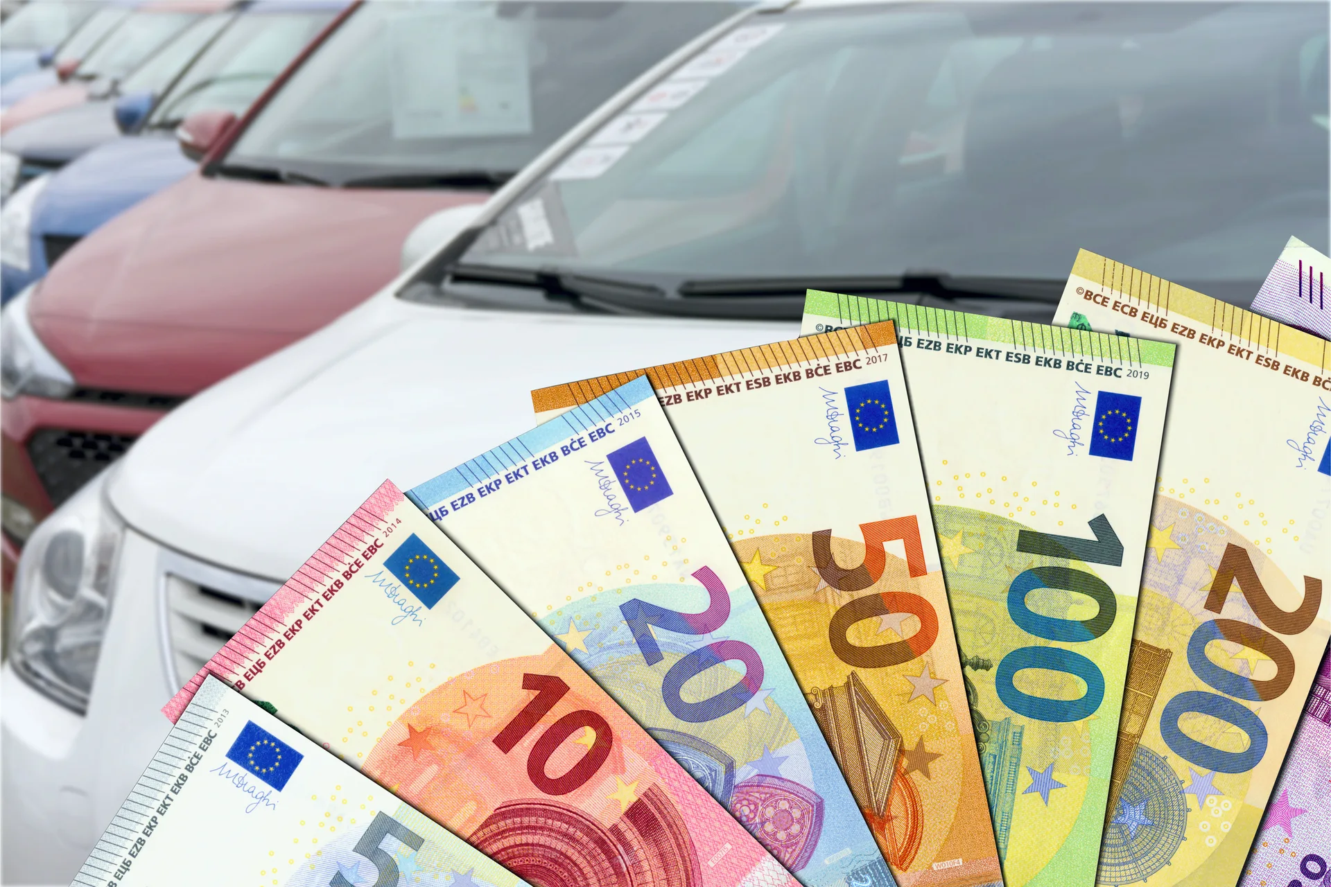 Wiederbeschaffungswert vs. Restwert: Der Unterschied erklärt